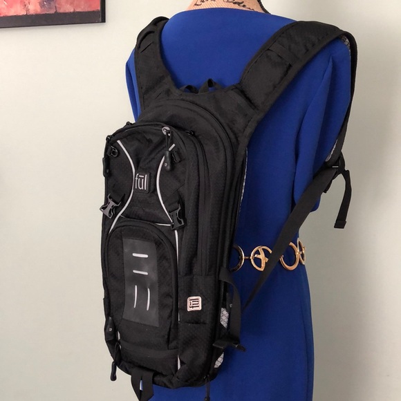 ful Hydration Multisport Pack - Picture 8 of 8